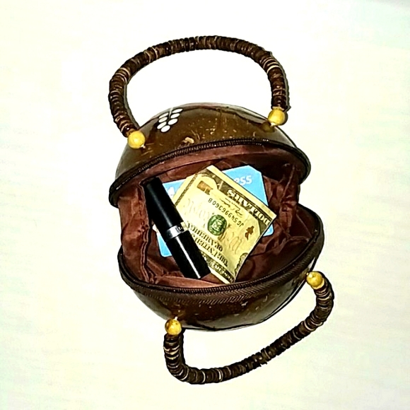 VINTAGE COCONUT HIBISCUS BAG HANDPAINTED CARVED HULL HANDLES - Picture 8 of 8